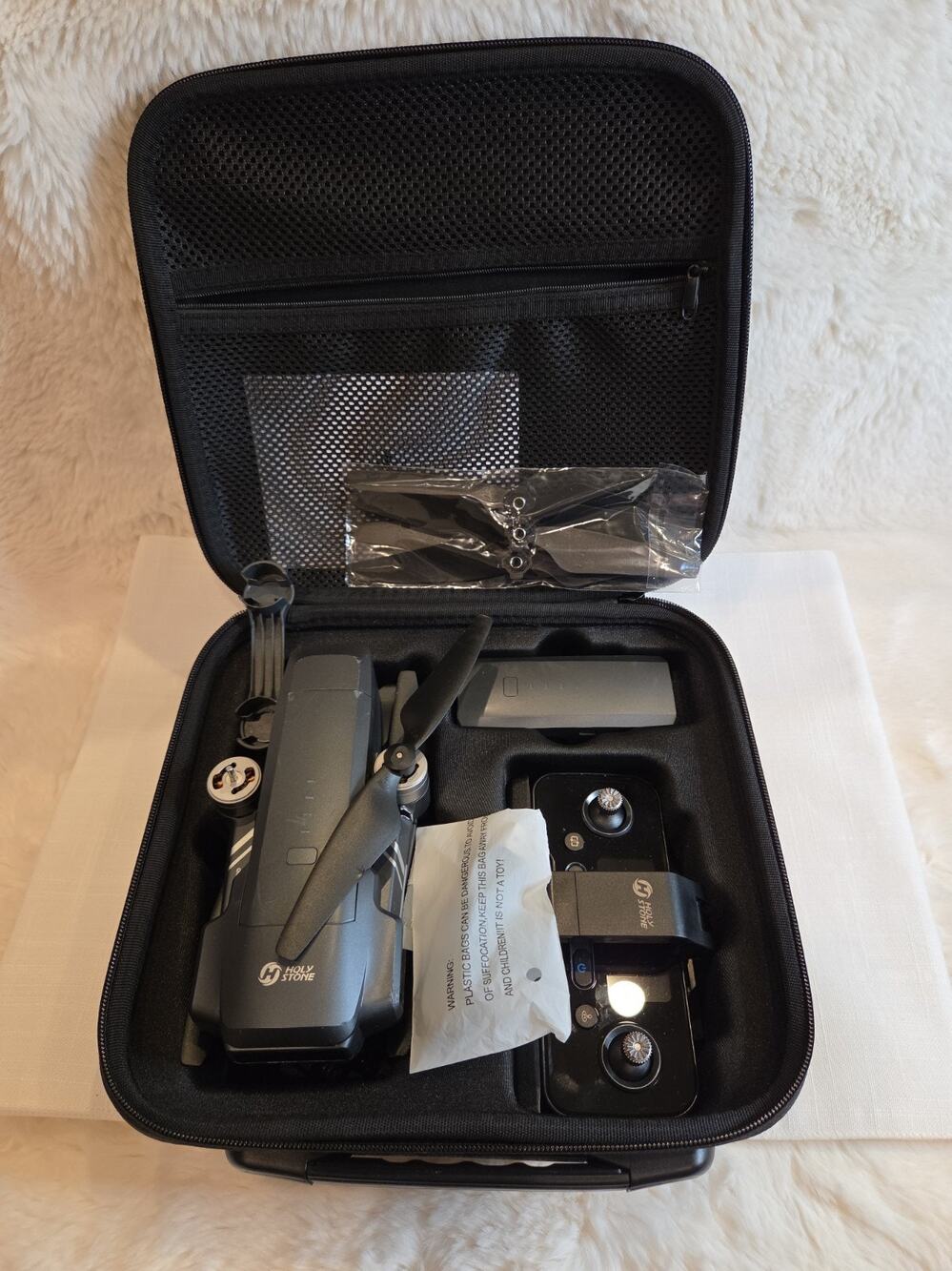 Holy Stone HS720 GPS Drone Remote Case + Sealed Spare Propellers - FOR PARTS